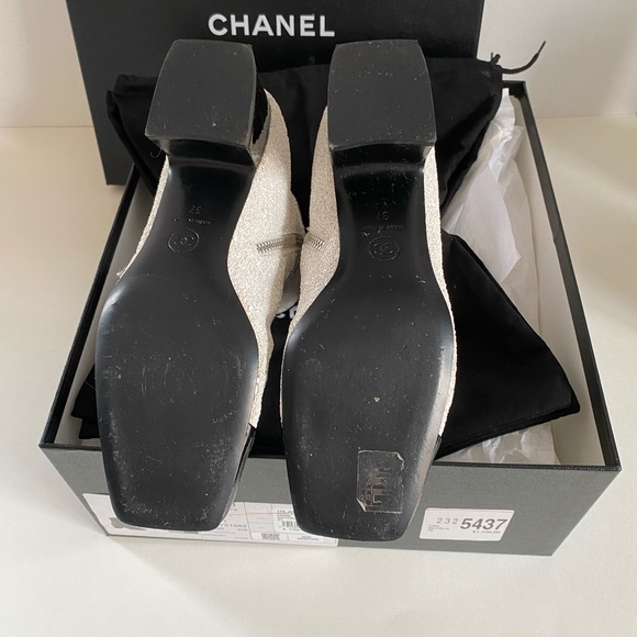 SOLD☄️ON TRADESY DEFECTIVE CHANEL RUNWAY ‘ASTRONAUT’ COLLECTION BOOT - Picture 3 of 15